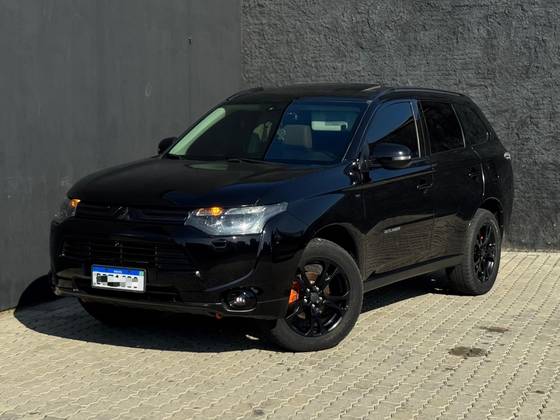MITSUBISHI OUTLANDER 3.0 GT 4X4 V6 24V GASOLINA 4P AUTOMÁTICO MITSUBISHI OUTLANDER 3.0 GT 4X4 V6 24V GASOLINA 4P AUTOMÁTICO